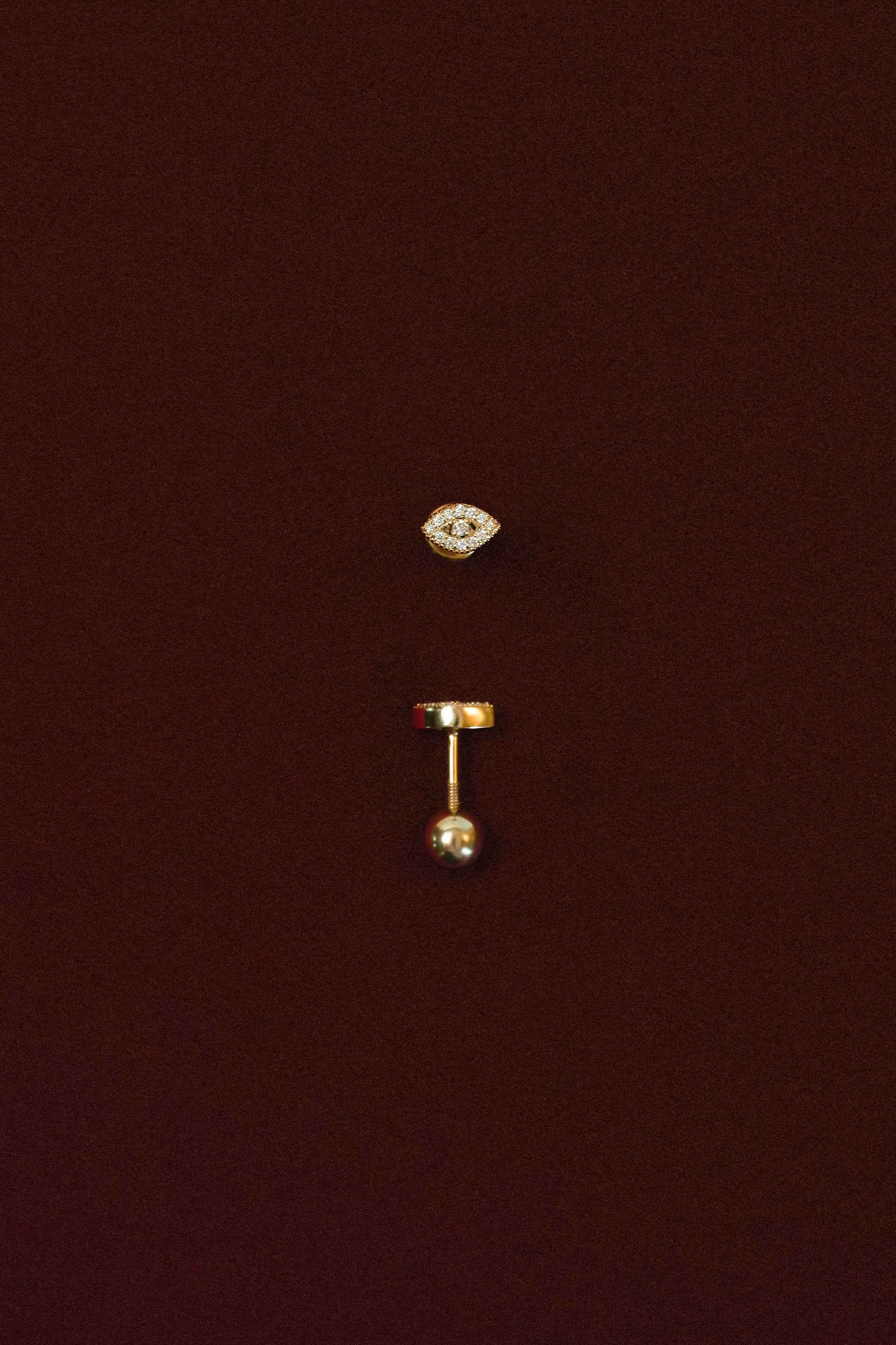 “Extra Eye” 18k Diamond Eyelet