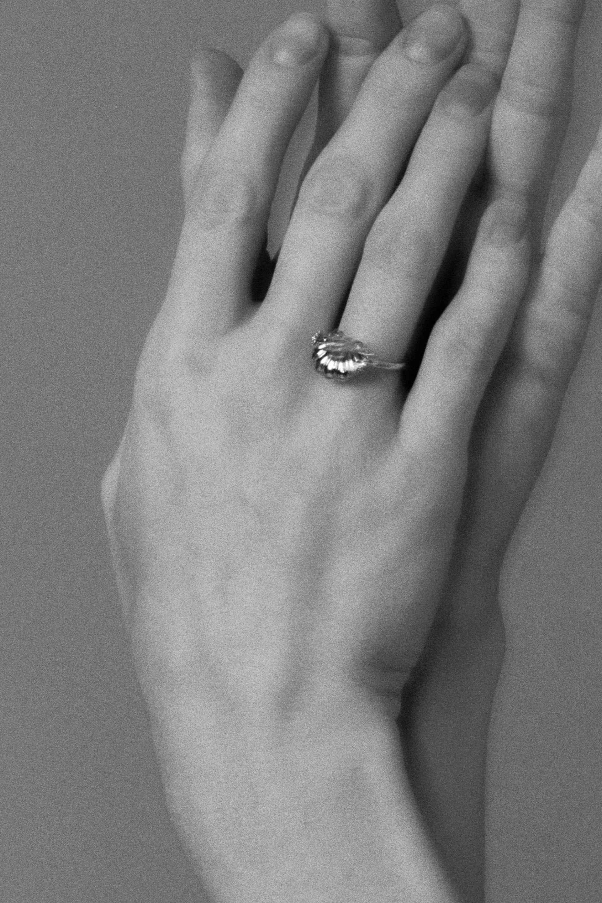 "Siren" Pavé Scallop Duality Diamond Ring