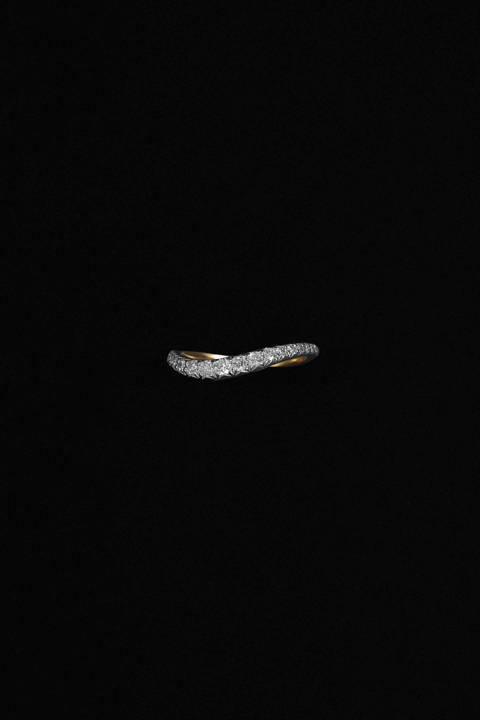 "Siren" Pavé Low Tide Diamond Band