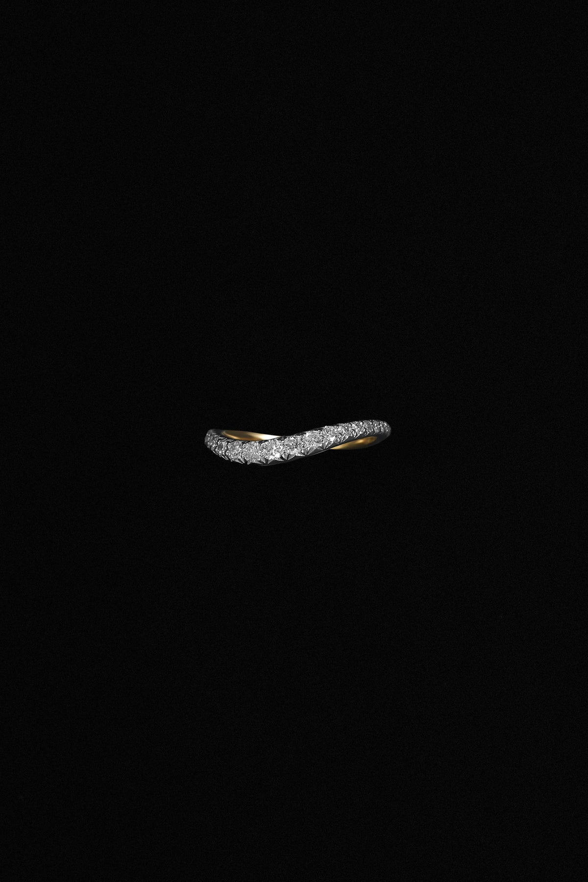 "Siren" Pavé Low Tide Diamond Band