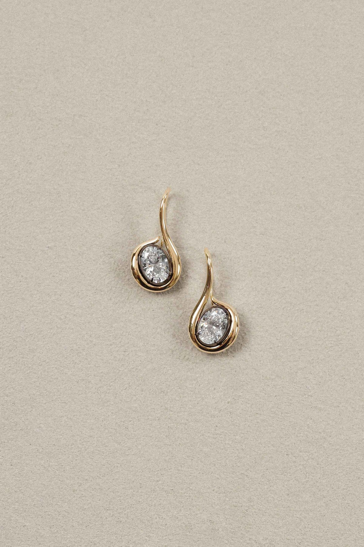 "MFE" Two-Tone Quaver Diamond Earrings